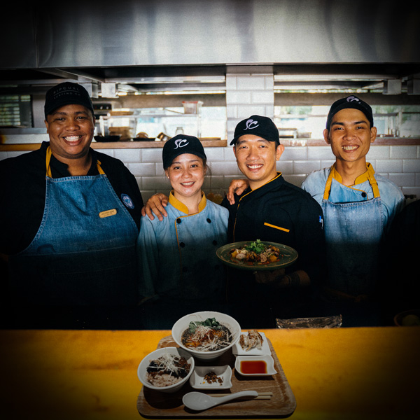 restaurant employees photo